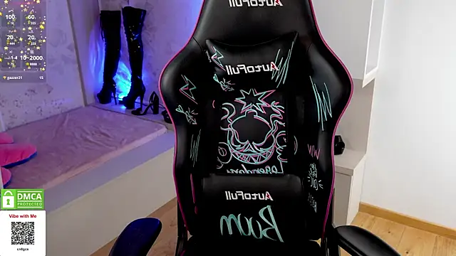 Snapshot of Latex_Kitty chatting on 02.04.25 Latex Kitty online show from 02.04.25