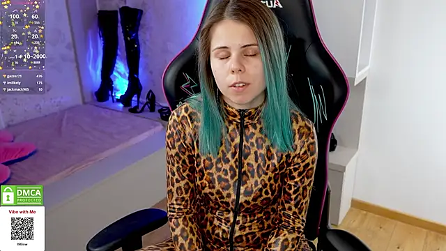 Snapshot of Latex_Kitty chatting on 02.17.25 Latex Kitty online show from 02.17.25