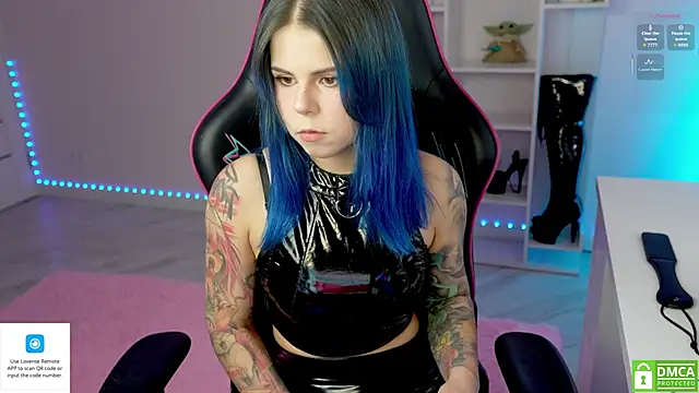 Snapshot of Latex_Kitty chatting on 09.13.25 Latex Kitty online show from 09.13.25