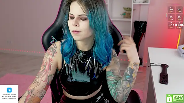 Snapshot of Latex_Kitty chatting on 09.28.25 Latex Kitty online show from 09.28.25