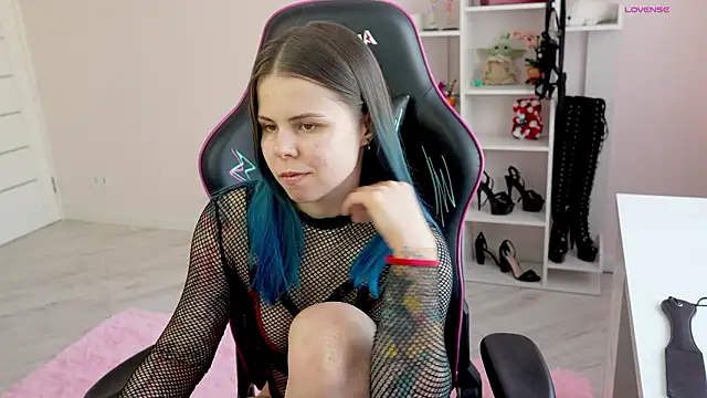 Latex Kitty online show from 03.19.26