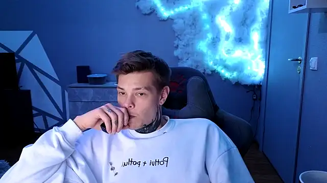 DENIS HERE online show from 12.03.24