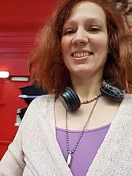 Exhibitionsplit online show from 11.20.25