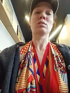 Exhibitionsplit online show from 04.21.26