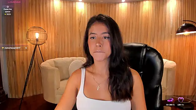 Snapshot of SussanElliot chatting on 09.25.25 SussanElliot online show from 09.25.25