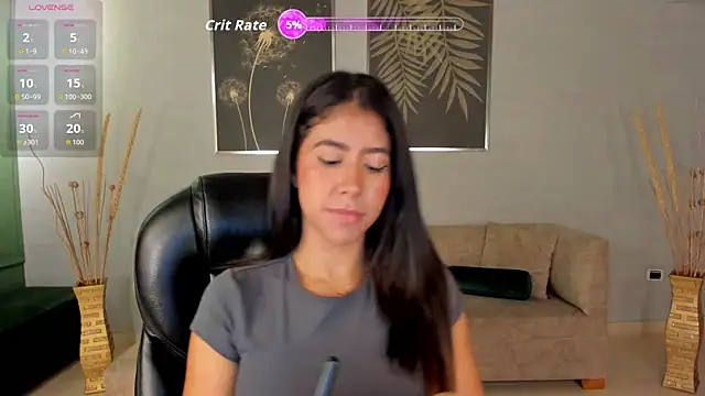 Snapshot of SussanElliot chatting on 10.31.25 SussanElliot online show from 10.31.25