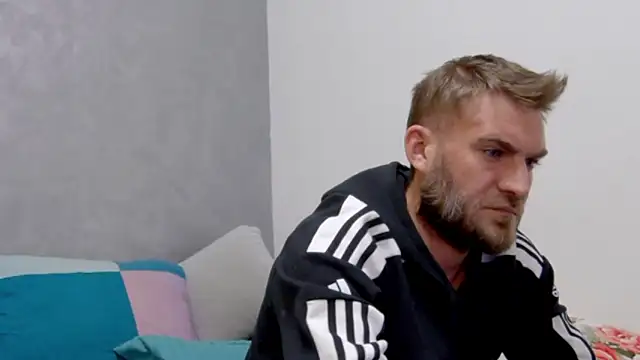 Snapshot of 10in_deluxe chatting on 10.02.25 10in deluxe online show from 10.02.25