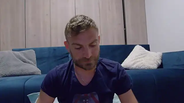 Snapshot of 10in_deluxe chatting on 10.25.25 10in deluxe online show from 10.25.25