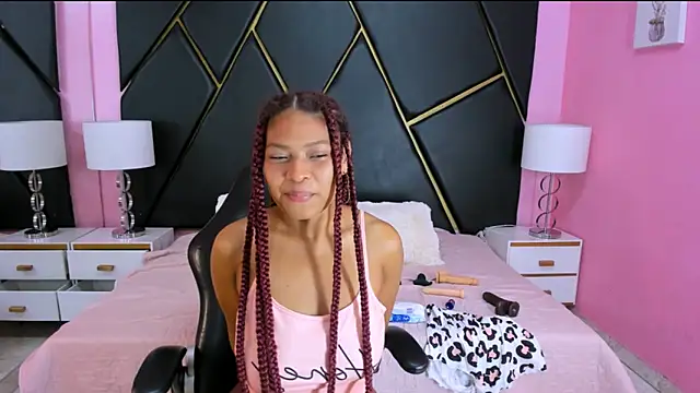 Snapshot of Naomi_Tylers chatting on 10.25.25 Naomi Tylers online show from 10.25.25