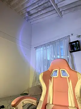 Snapshot of violet-333 chatting on 10.03.25 violet-333 online show from 10.03.25