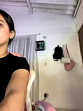 Snapshot of violet-333 chatting on 10.08.25 violet-333 online show from 10.08.25