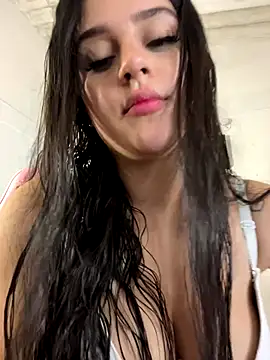 Snapshot of violet-333 chatting on 10.16.25 violet-333 online show from 10.16.25