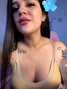 Snapshot of violet-333 chatting on 11.17.25 violet-333 online show from 11.17.25