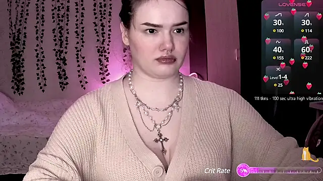 strawberry elfcat online show from 02.15.25