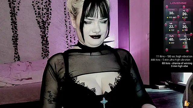 strawberry elfcat online show from 03.29.26