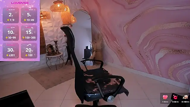 Snapshot of meliboobs_ chatting on 10.15.25 meliboobs online show from 10.15.25