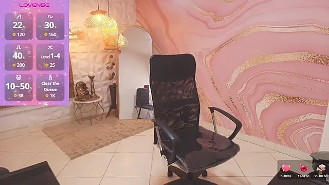 Snapshot of meliboobs_ chatting on 10.17.25 meliboobs online show from 10.17.25