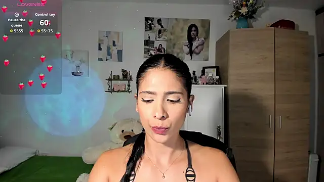 VeronikaOlsen online show from 10.07.25