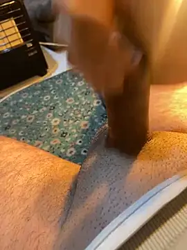 Snapshot of azginnn35 chatting on 02.13.26 azginnn35 online show from 02.13.26