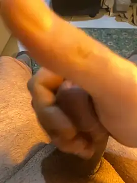 Snapshot of azginnn35 chatting on 02.28.26 azginnn35 online show from 02.28.26