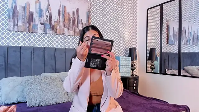 scarlett moore online show from 01.24.25