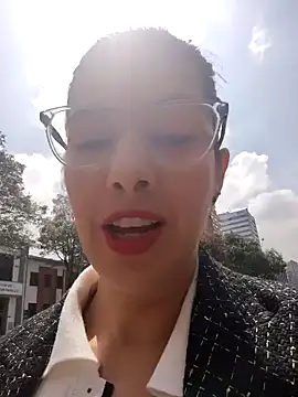 scarlett moore online show from 11.21.25