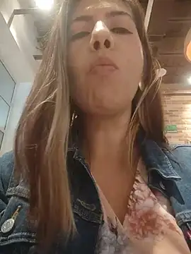 Snapshot of scarlett_moore chatting on 06.14.26 scarlett moore online show from 06.14.26