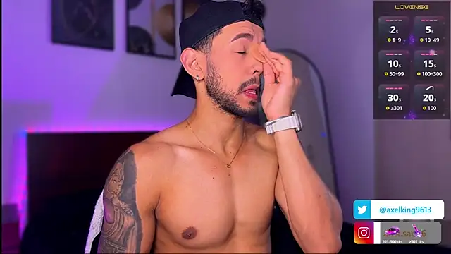 AxelKing1326 online show from 11.08.25