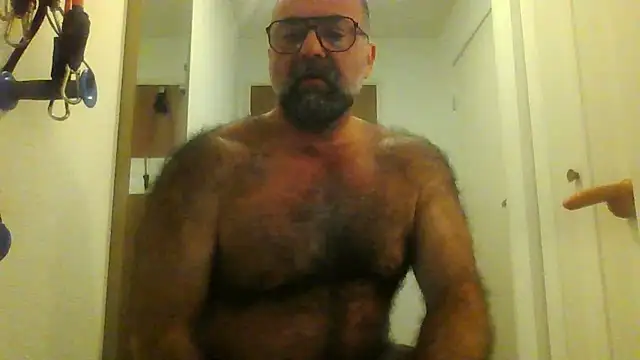 Snapshot of chainjulious chatting on 02.20.26 chainjulious online show from 02.20.26