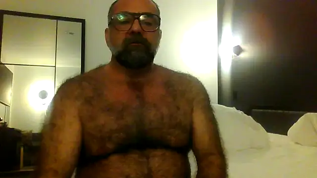 Snapshot of chainjulious chatting on 06.04.26 chainjulious online show from 06.04.26