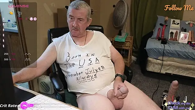 Snapshot of oldnew-63 chatting on 09.13.25 oldnew-63 online show from 09.13.25