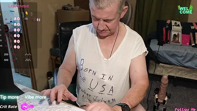 Snapshot of oldnew-63 chatting on 11.08.25 oldnew-63 online show from 11.08.25