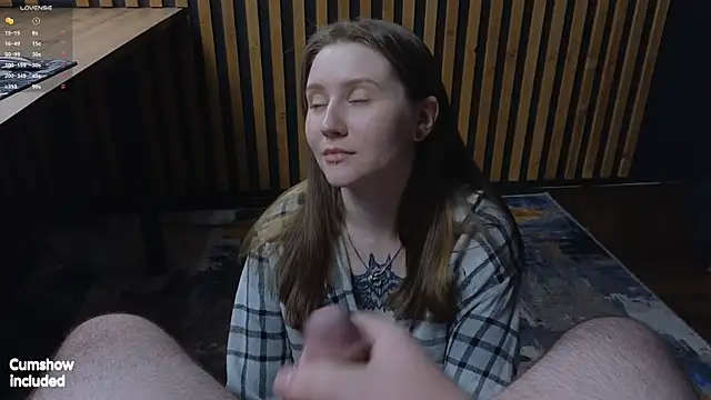 Snapshot of alicepugh chatting on 10.05.25 alicepugh online show from 10.05.25