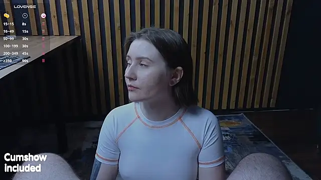 Snapshot of alicepugh chatting on 10.28.25 alicepugh online show from 10.28.25