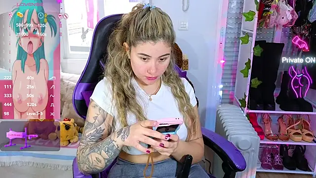 Tawny cox online show from 03.04.25