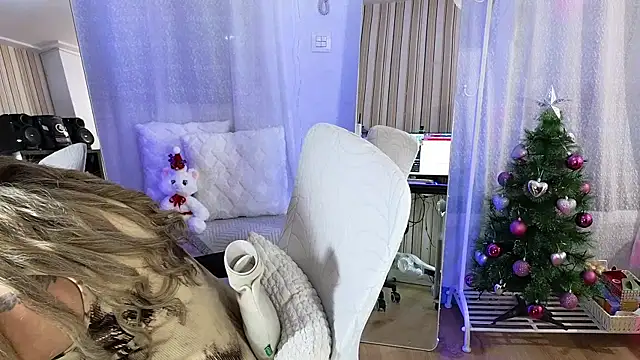 Tawny cox online show from 12.22.25