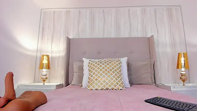 Snapshot of katie_cruz chatting on 01.16.25 katie cruz online show from 01.16.25