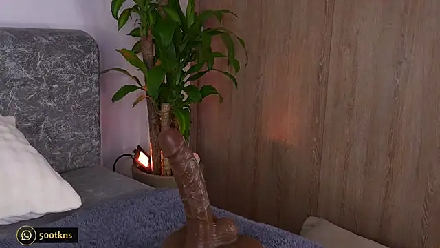 Snapshot of katie_cruz chatting on 10.19.25 katie cruz online show from 10.19.25