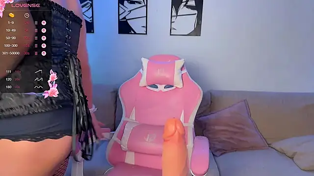 Snapshot of rich_peaches chatting on 10.31.25 rich peaches online show from 10.31.25