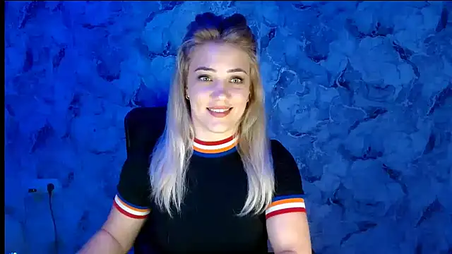 Snapshot of nika_gold1 chatting on 09.30.25 nika gold1 online show from 09.30.25