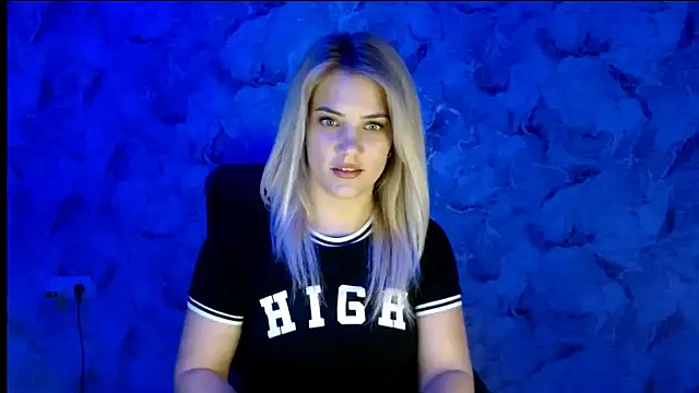 Snapshot of nika_gold1 chatting on 10.12.25 nika gold1 online show from 10.12.25