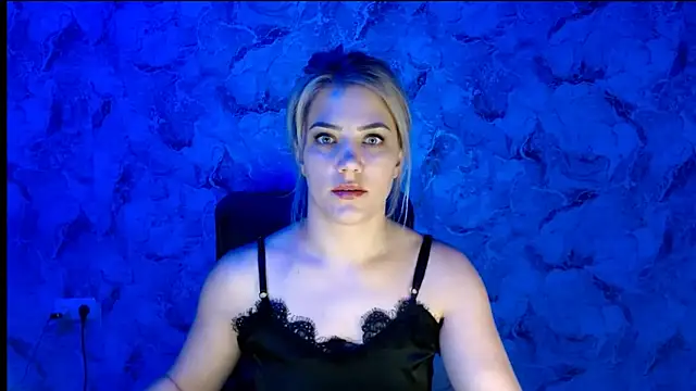 Snapshot of nika_gold1 chatting on 10.14.25 nika gold1 online show from 10.14.25