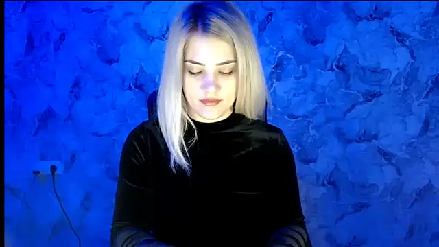 Snapshot of nika_gold1 chatting on 10.27.25 nika gold1 online show from 10.27.25