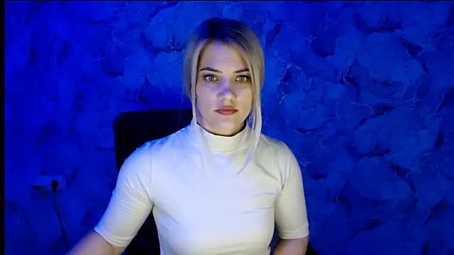 Snapshot of nika_gold1 chatting on 10.30.25 nika gold1 online show from 10.30.25