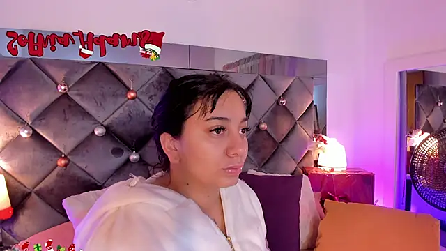 sofhiaa adaams online show from 12.24.24