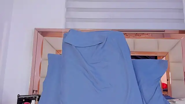 violetta-brown1 online show from 03.10.25