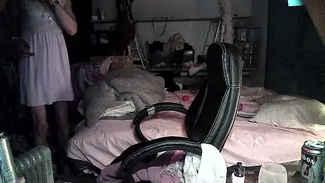 Snapshot of Ombeline1 chatting on 03.08.25 Ombeline1 online show from 03.08.25