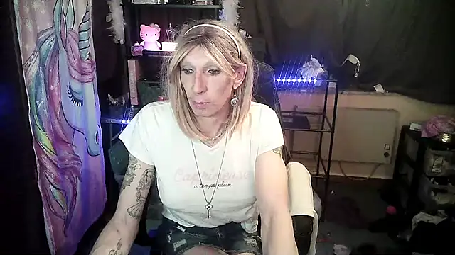 Snapshot of Ombeline1 chatting on 03.20.25 Ombeline1 online show from 03.20.25