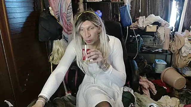 Ombeline1 online show from 12.05.25