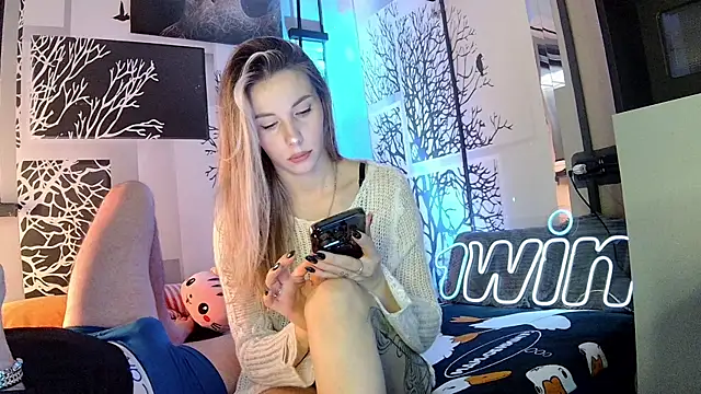 niki7377 online show from 12.17.24